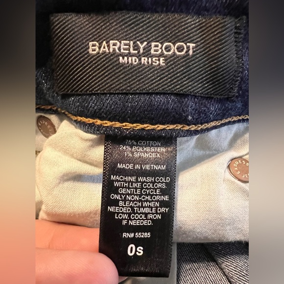 Express Jeans Women’s Barely Boot Mid Rise Denim Blue Jeans! Size 0S. - Picture 6 of 10